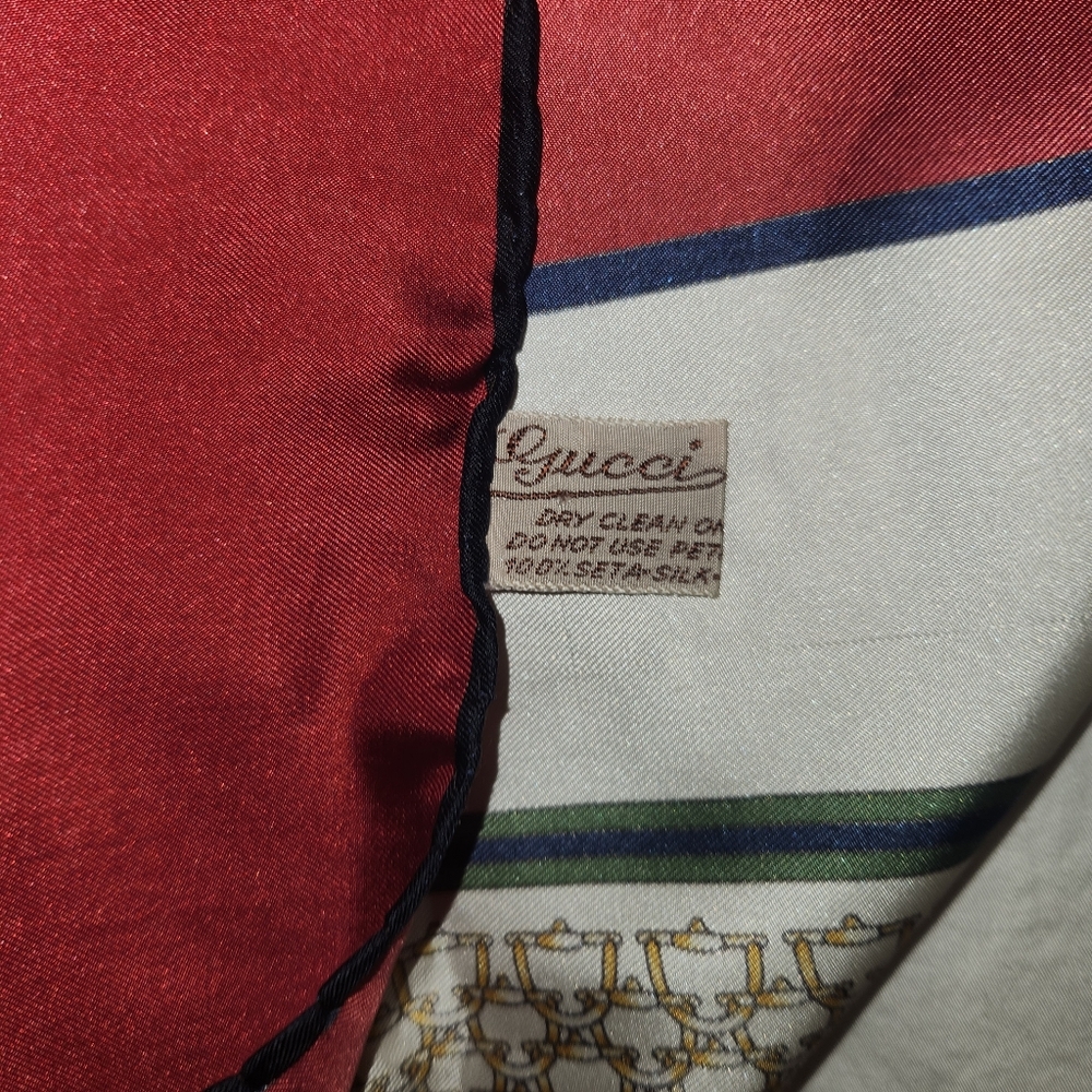 Vintage GUCCI 100% Silk Scarf Italy - Picture 2 of 6